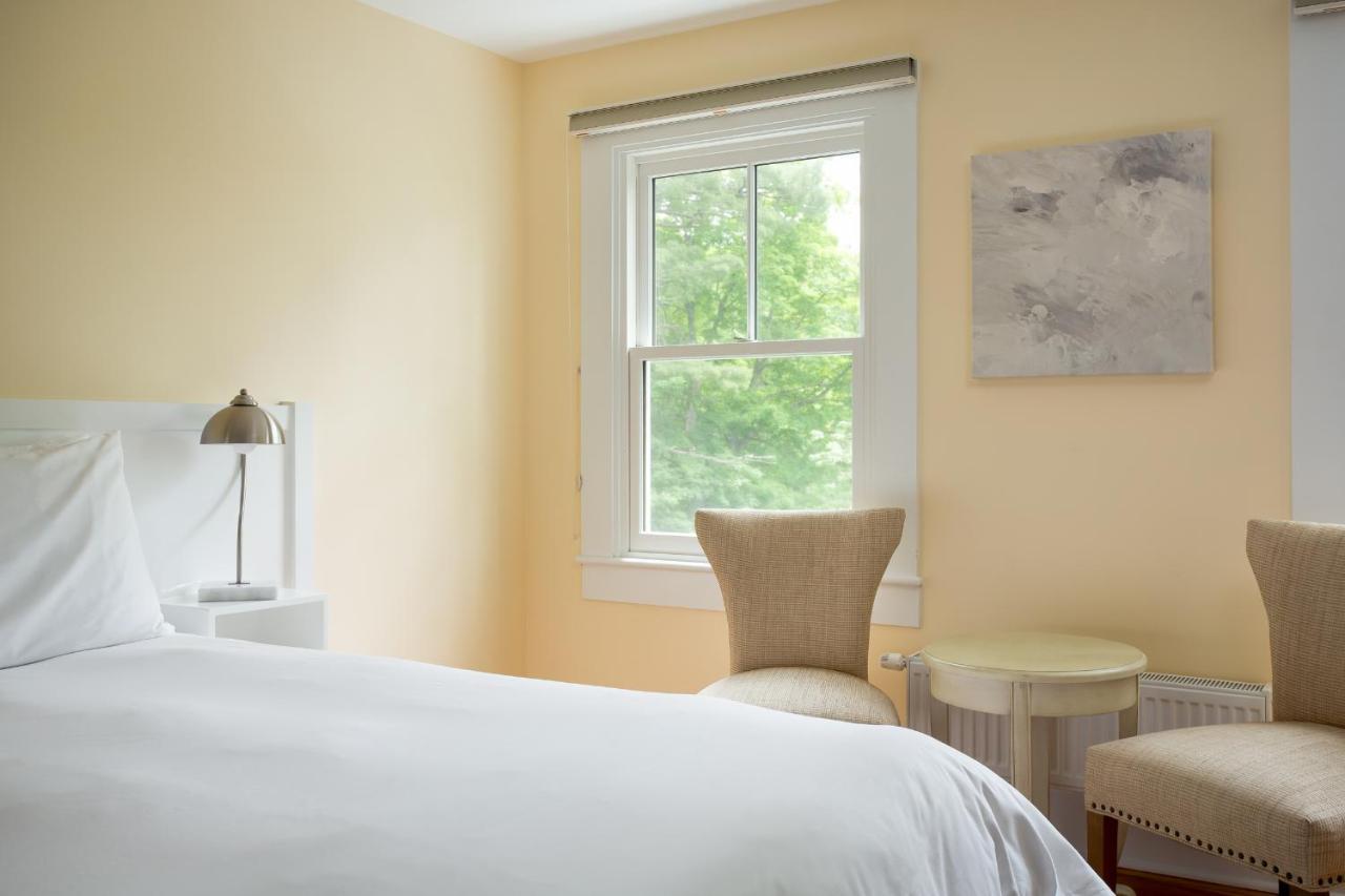 Lakehouse Inn Lee Εξωτερικό φωτογραφία